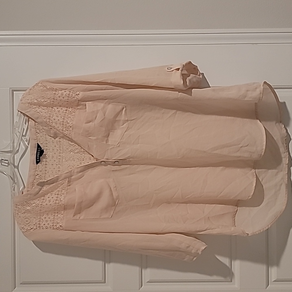 Express 3/4 Rolled Tab Sleeves, 3 button, 2 pocket Shirt with lace- light pink